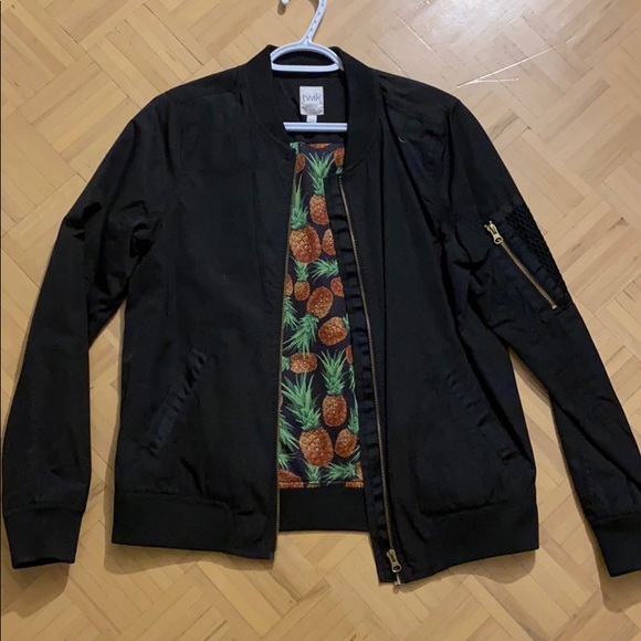 Bomber - Picture 1 of 2